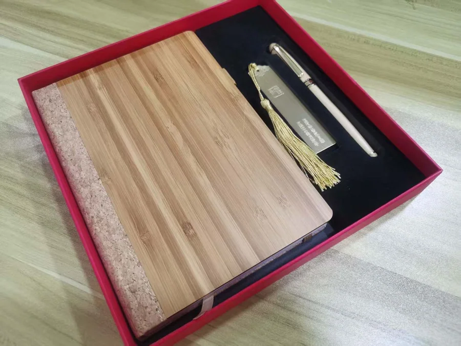 Wooden Cover Notebook Gift Set