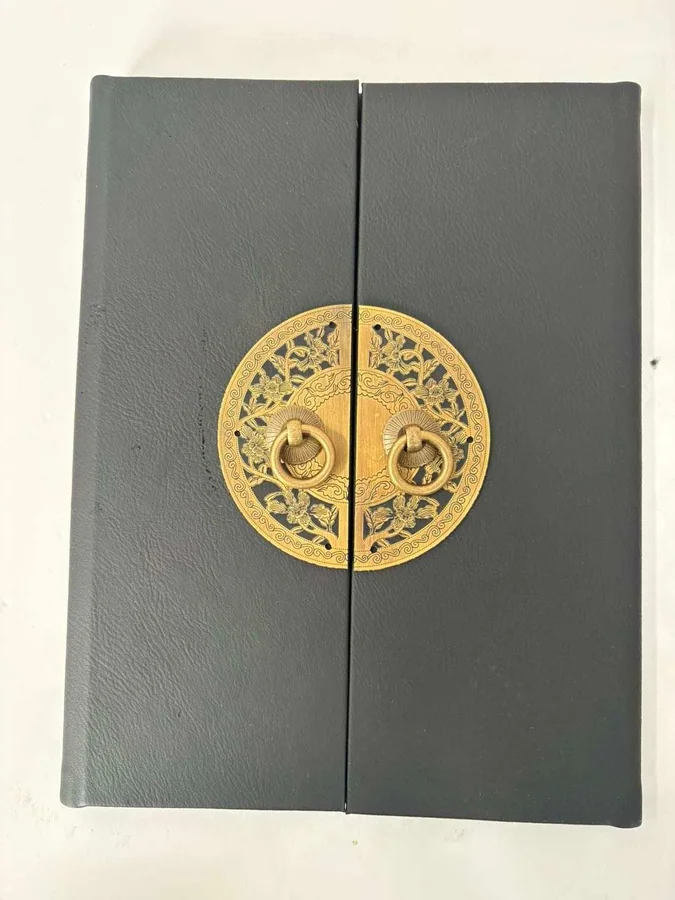 Tri-Fold Menu Folder, Red - view 2