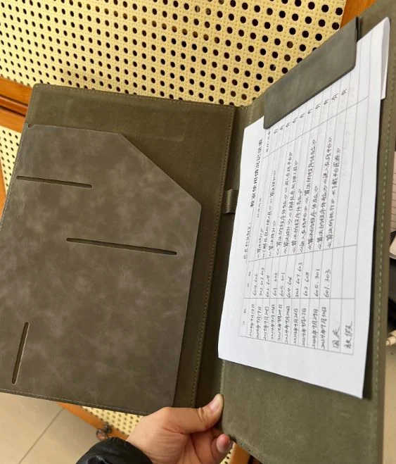 PU Magnetic Portfolio, Brown