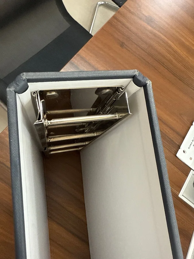Sample Book with Carry Handle - view 3